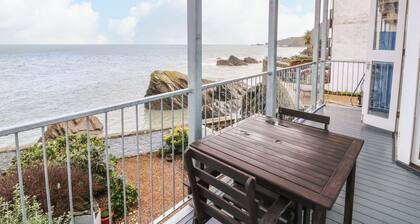 Val's Seaview
