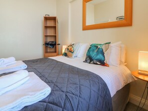 1 habitación, decoración personalizada y muebles diferentes 