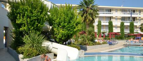 Huoneisto, 1 makuuhuone, parveke | Uima-allas | Ulkouima-allas