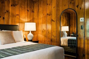 Iron/ironing board, WiFi, bed sheets - Direct Golf Access | Pool, Fitness Center & Dining (Waynesville)