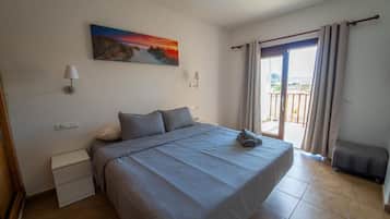 Una cassaforte in camera, ferro/asse da stiro, culla da viaggio