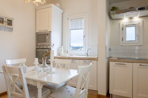 Fridge, microwave, oven, stovetop - San Frediano Panoramic Terrace (Firenze)