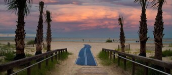 Marshlands Views + Golf Course. Pool. Restaurant.