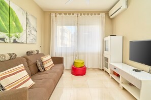 TV, DVD player, stereo - Apartment 'Lolina Náutica' with Balcony, Wi-Fi and Air Conditioning (Nerja)