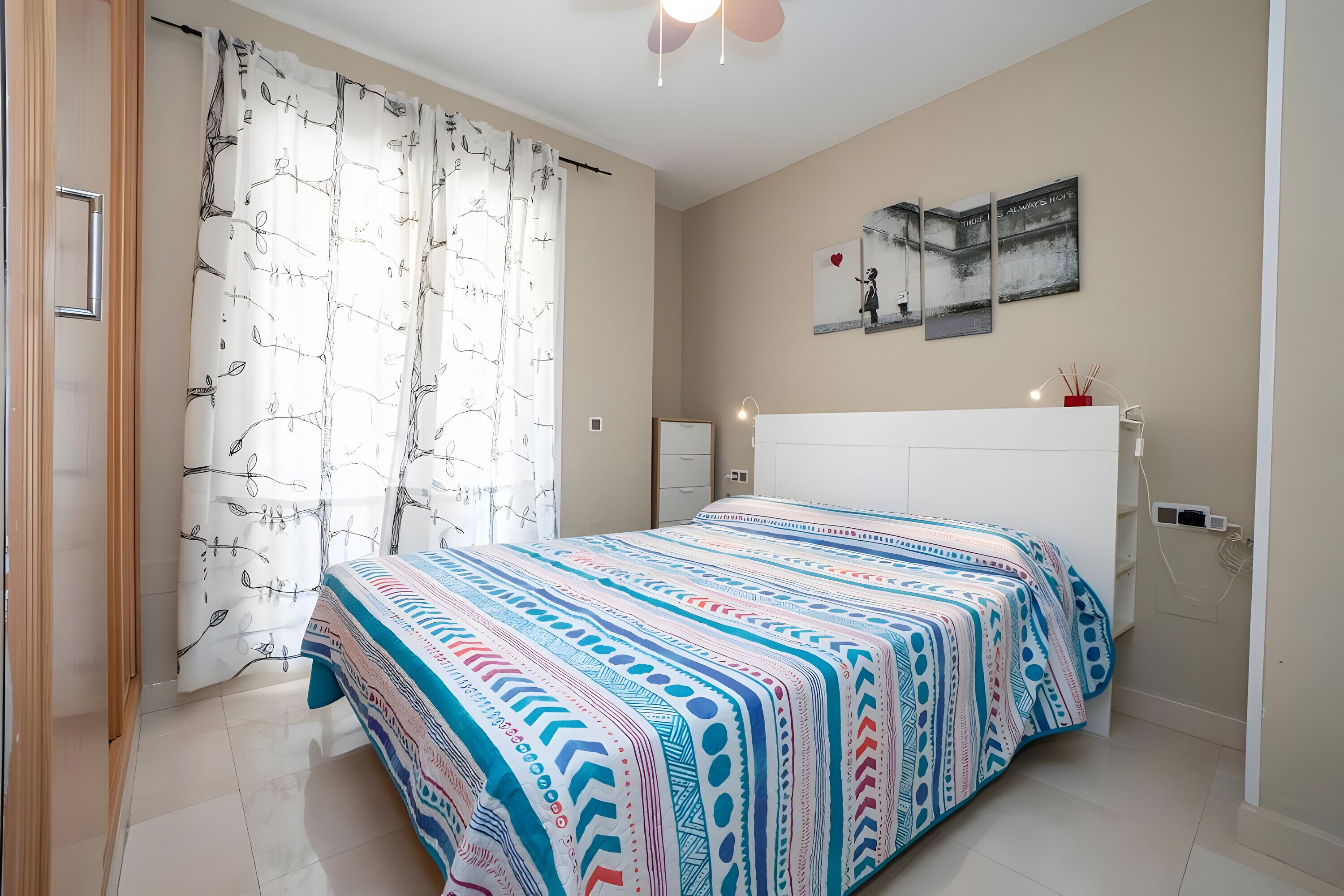 Fer et planche à repasser, Wi-Fi, draps fournis