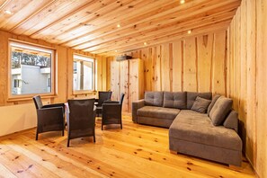 TV - Bungalow “6 - Anglerinsel” with Lake View and Private Terrace (Quitzdorf am See)