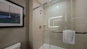 Shower, hair dryer, towels - Steps to Boardwalk | Ocean View + Free Breakfast (Santa Cruz)