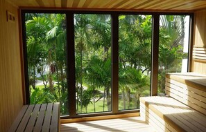 Interior - Direct Ocean Views + Infinity Pool. Sauna. Gym. (Honolulu)