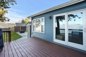Terrace/patio - StoneLedge Lake Sauna&Spa
Cozy 2-Bed, 1-Bath lakeside retreat on StoneLedge Lake (Cadillac)