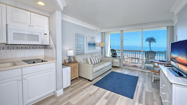 Interior - Oceanfront •Private Balcony •Overlooks Heated Pool (Daytona Beach)