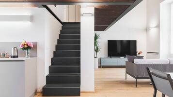 Deluxe Apartment, Balcony, Courtyard View | Living area