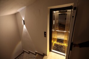 Elevator - Ida Efes Hotel (Selcuk)