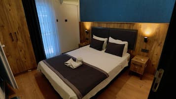 Standard Double Room, Garden View | Desk, laptop workspace, free WiFi, bed sheets