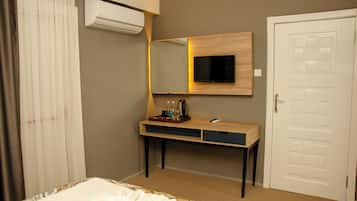 Desk, laptop workspace, free WiFi