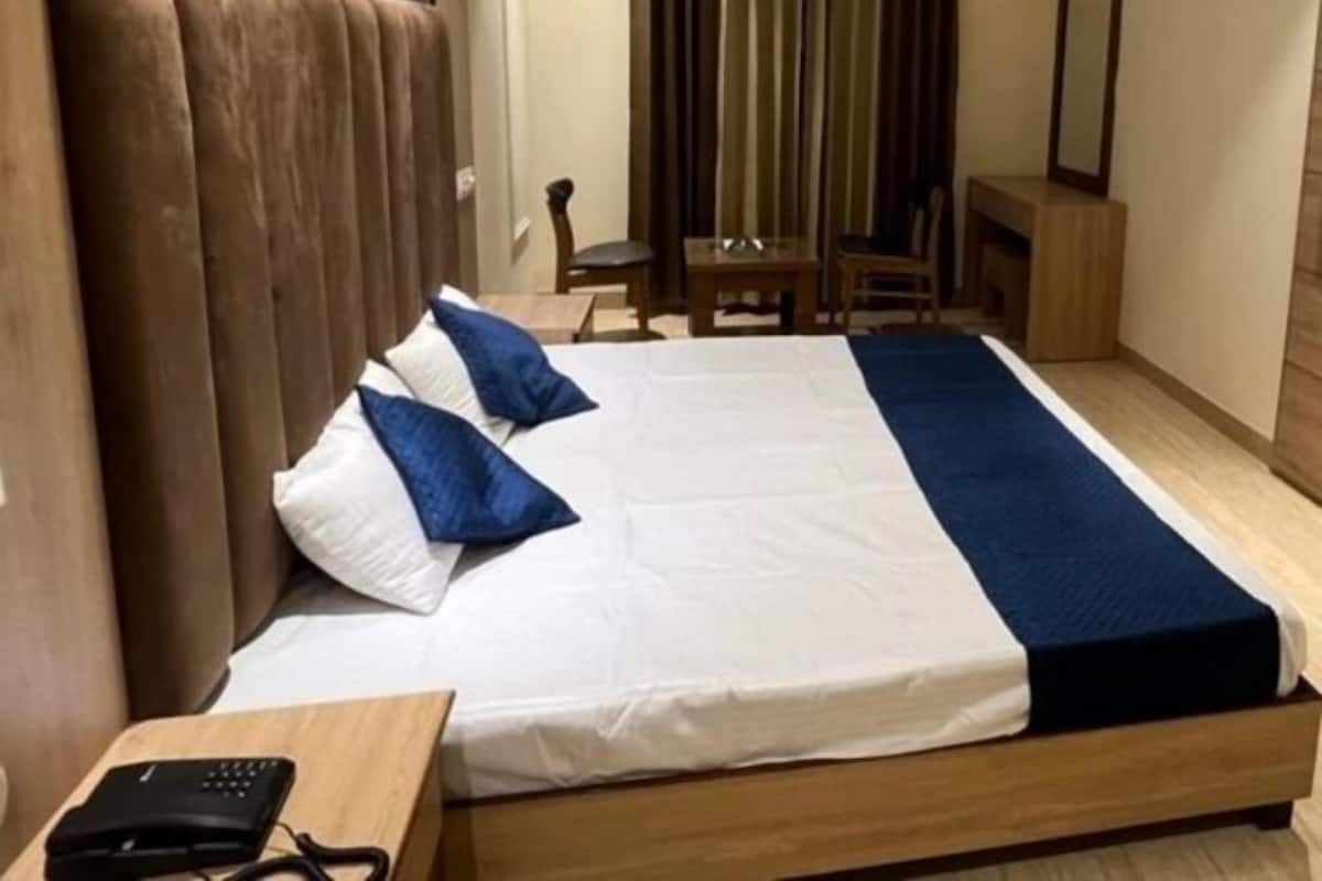 Chambre double | Fer et planche à repasser, accès au Wi-Fi (inclus)