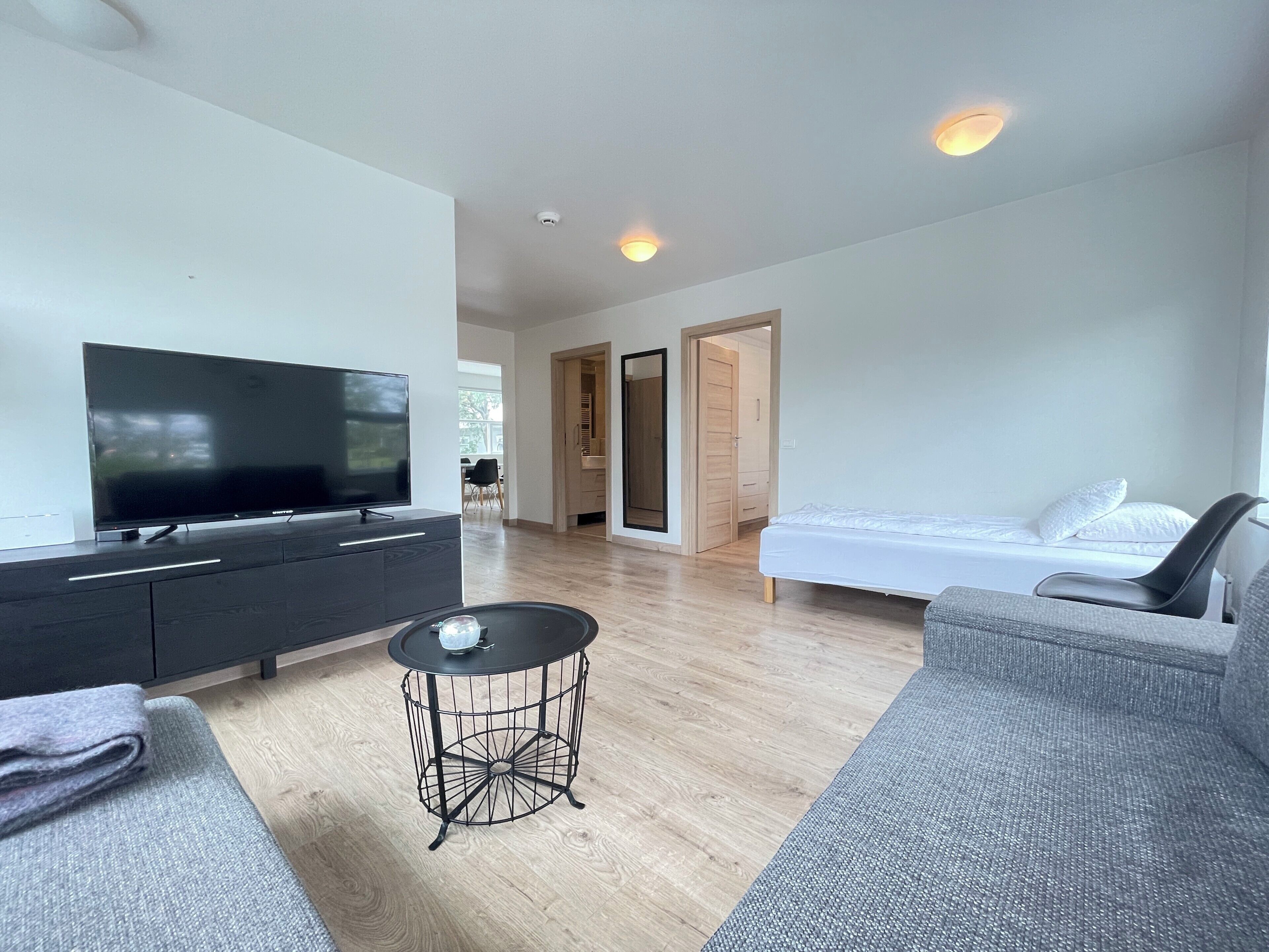 Strykejern/-brett, reiseseng for barn, wi-fi og sengetøy