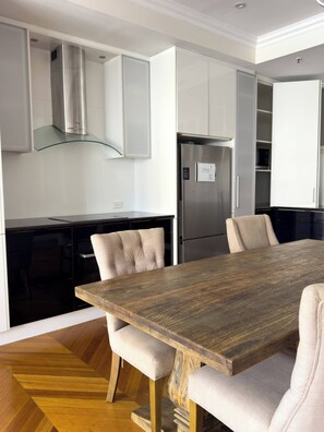 Apartment, 2 Bedrooms, Accessible, City View | Dining - King Street Retreat! (Perth)