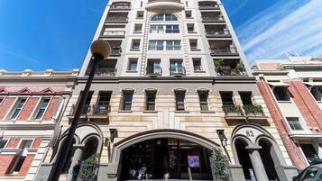 Lejlighed - 2 soveværelser - handicapvenligt - byudsigt | Udendørsområde