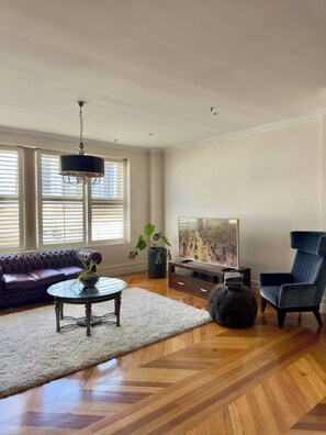 Apartment, 2 Bedrooms, Accessible, City View | Living room - King Street Retreat! (Perth)