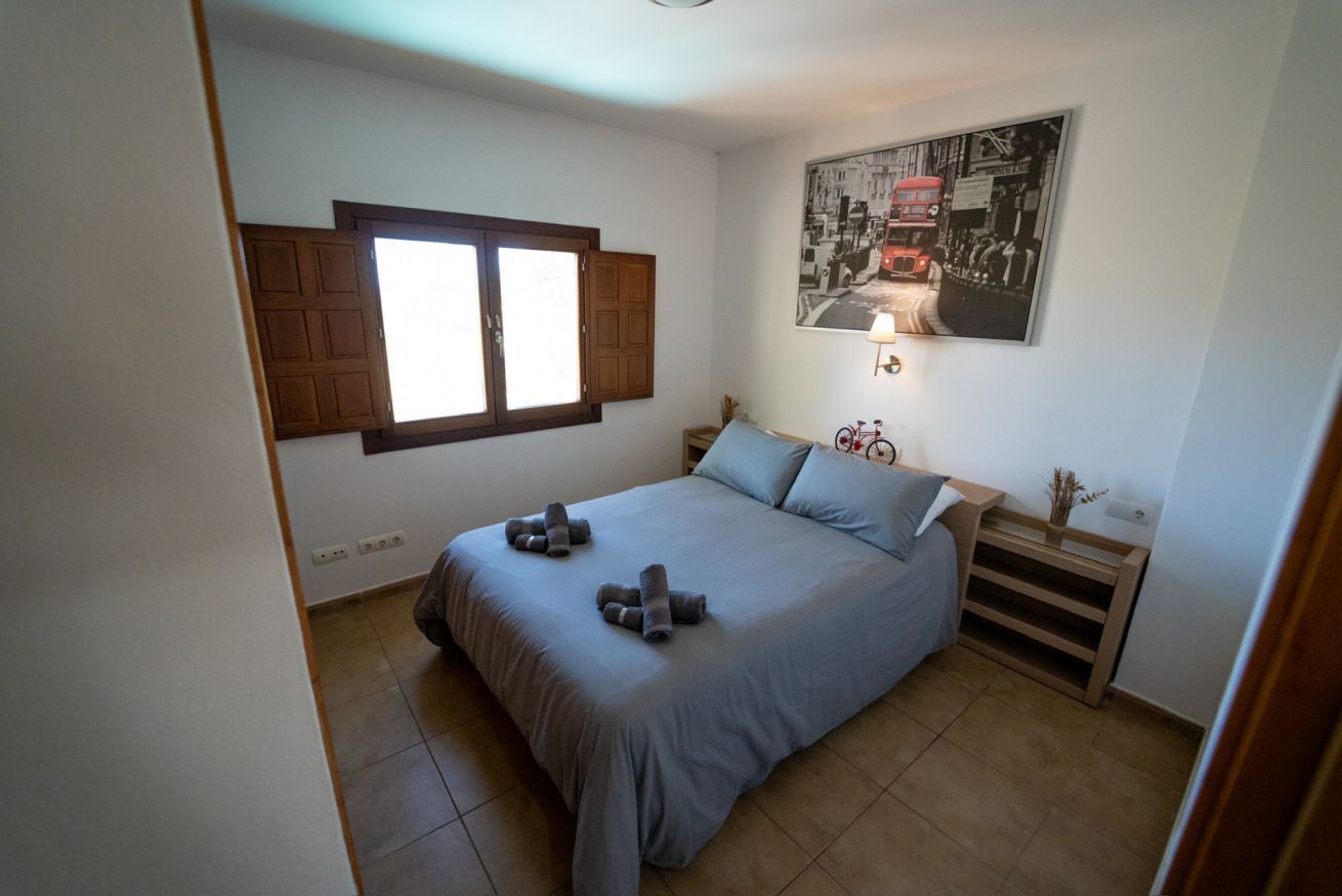 In-room safe, iron/ironing board, travel cot