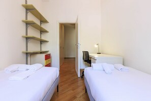 Desk, iron/ironing board - Santa Maria Novella Comfort (Firenze)