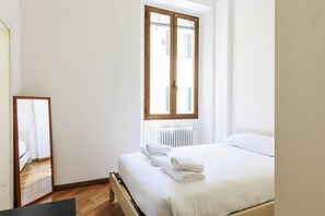 Desk, iron/ironing board - Santa Maria Novella Comfort (Firenze)