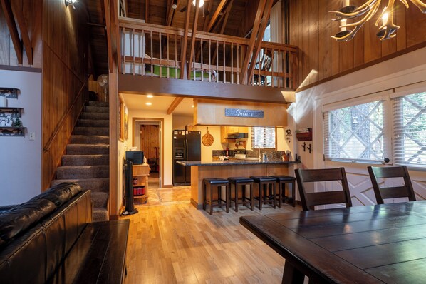 Interior - Grinning Bear Getaway w/ Rec Center Access! (Arnold)