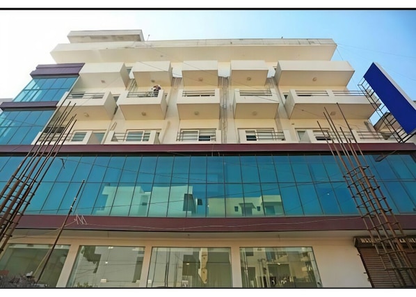 Front of property - Hotel Lakshmi Palace (New Delhi)