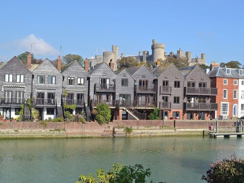 Arundel centre, nr Goodwood: 6 bedrooms, 6 bathrooms,river,garden,castle,parking