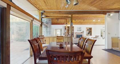 Great for Groups! Poolside Oasis Near Encanto Park