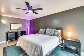 Interior - Near Six Flags & Seaworld: San Antonio Family Home (San Antonio)