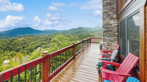 House (4 Bedrooms) | Interior - Theater + Arcade! 'tri-star Lodge' in Gatlinburg (Gatlinburg)