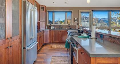*New Listing* Mountain Home with Panoramic Views and short walk to the slopes