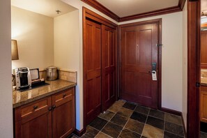 Apartment (0 Bedroom) | Interior - Olympic Valley Studio For Summer: Everline Resort! (Olympic Valley)