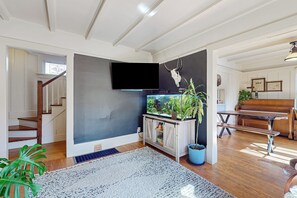 House (3 Bedrooms) | Interior - 3BR Craftsman House w/ Patio, Workspace & WD (Berkeley)