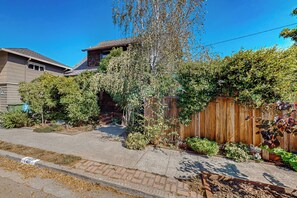 House (3 Bedrooms) | Interior - 3BR Craftsman House w/ Patio, Workspace & WD (Berkeley)