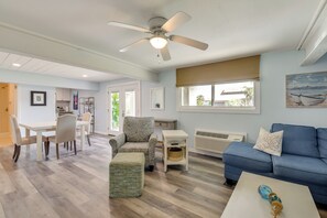Apartment (1 Bedroom) | Interior - Steps to Sea! Okaloosa Island Gem w/ Outdoor Oasis (Fort Walton Beach)