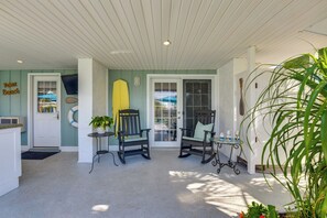 Apartment (1 Bedroom) | Interior - Steps to Sea! Okaloosa Island Gem w/ Outdoor Oasis (Fort Walton Beach)