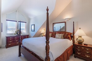 Apartment (3 Bedrooms) | Interior - 3BR Townhome w/ Mountain View & Balcony (Driggs)