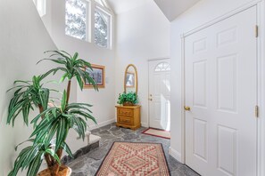 Interior - 3BR Townhome w/ Mountain View & Balcony (Driggs)