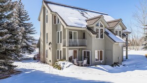 Apartment (3 Bedrooms) | Interior - 3BR Townhome w/ Mountain View & Balcony (Driggs)