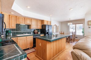 Interior - 3BR Townhome w/ Mountain View & Balcony (Driggs)