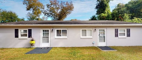 Apartment (2 Bedrooms) | Front of property