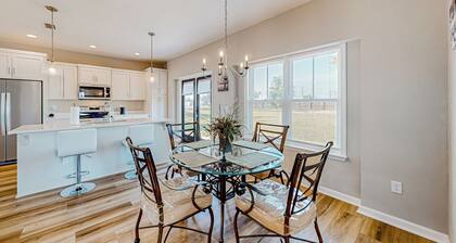 4BR Pleasant Home w/ Balcony & Open Layout