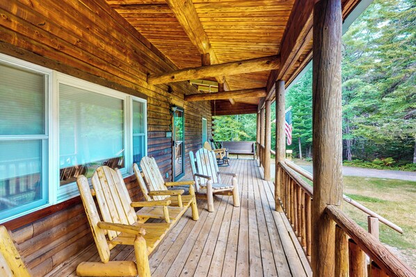 Interior - Relaxing 3BR Fireplace Deck Fire Pit (Trenton)