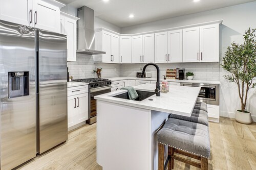 7 Mi to Big Cottonwood Canyon: Family Ski Base