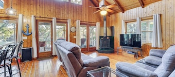 Dog-friendly Home w/ Dock on Suwannee River!