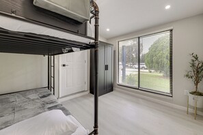 House (3 Bedrooms) | Interior - Flexible Family Living! Modern Pompano Beach Home (Pompano Beach)