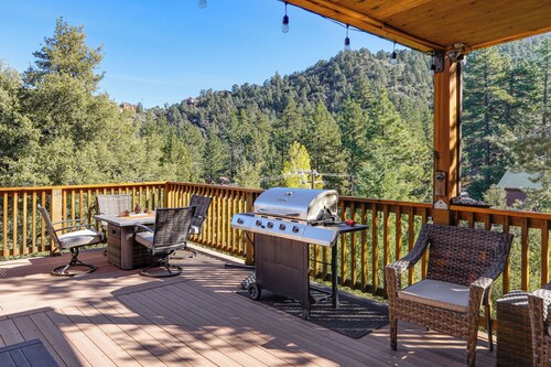 PMC Mountainside Cabin: Hit the Trails, Play Pool!