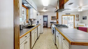 Unclassified image, 4 of 24, button - 3 Mi to Ocala Square! Family Getaway w/ Pool (Ocala)